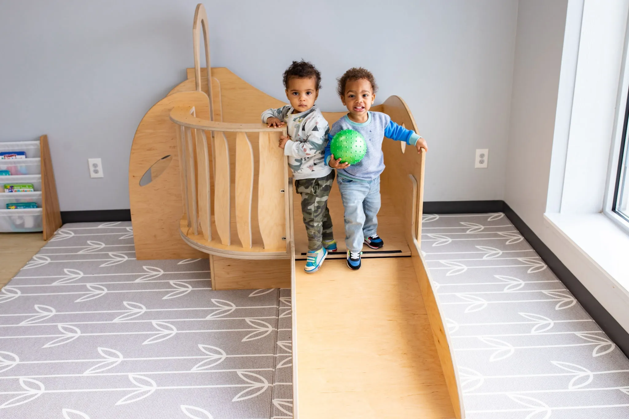 03 Natural Pod Wonder Infant Ramp NP WONDER LFT INF RMP 08 s